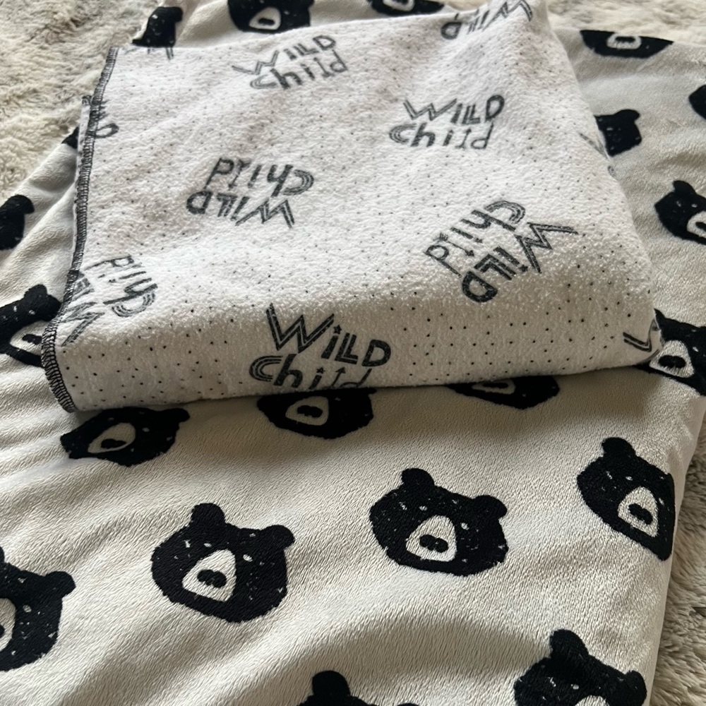 Wild Child Receiving blank & Yoga Sprout Bear Print Baby Blankets Black & White